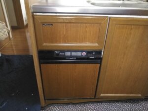 食器乾燥機を食洗機に替える シンク下食器乾燥機を食洗機に取り替える　ミカドキッチン　施工前